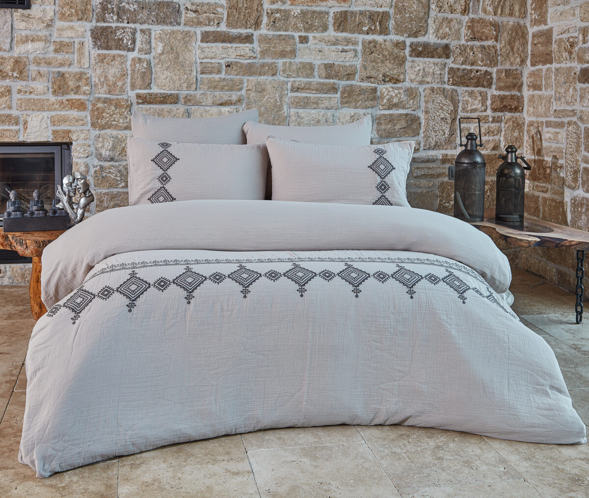 ETHICA (BEIGE) Lenjerie pat 2 persoane DANTELA Ethica - Bej - imagine 1