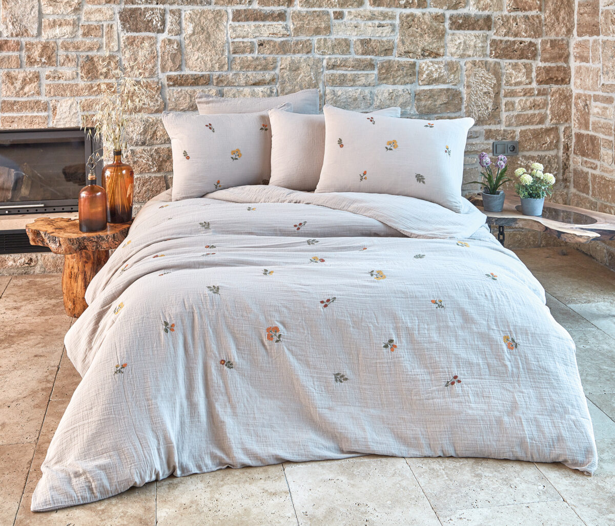 FLOWERS (BEIGE) Lenjerie pat 2 persoane DANTELA Flowers - Bej - imagine 1