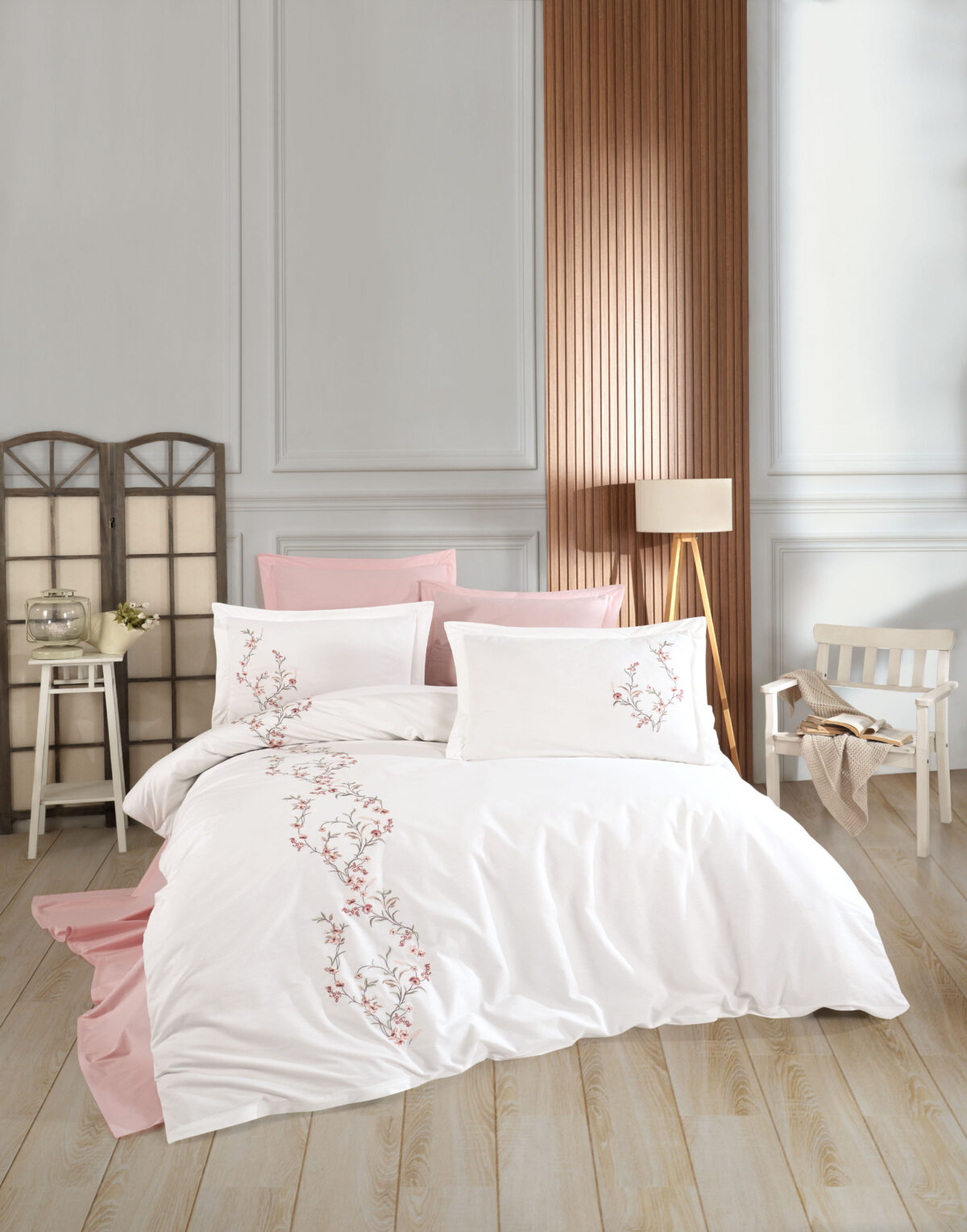 LİA NAKIŞLI POPLİN NEVRESİM TAKIMI KREM Lenjerie pat 2 persoane DANTELA - Lia - Crem - imagine 1